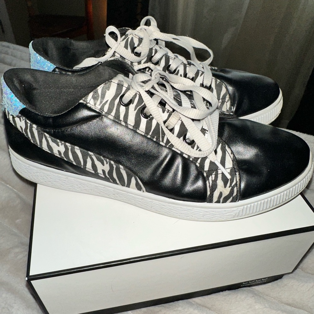 Carina Boutique Woman Sneakers - Picture 5 of 9